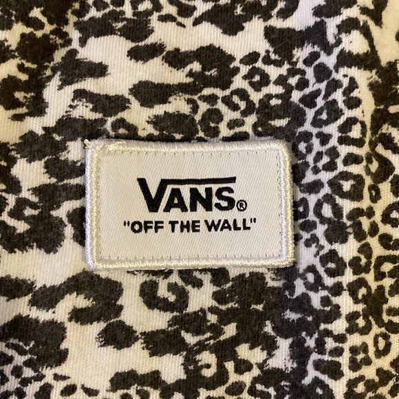 Teen girl size, small Vans Off The Wall cropped shirt - Picture 3 of 4